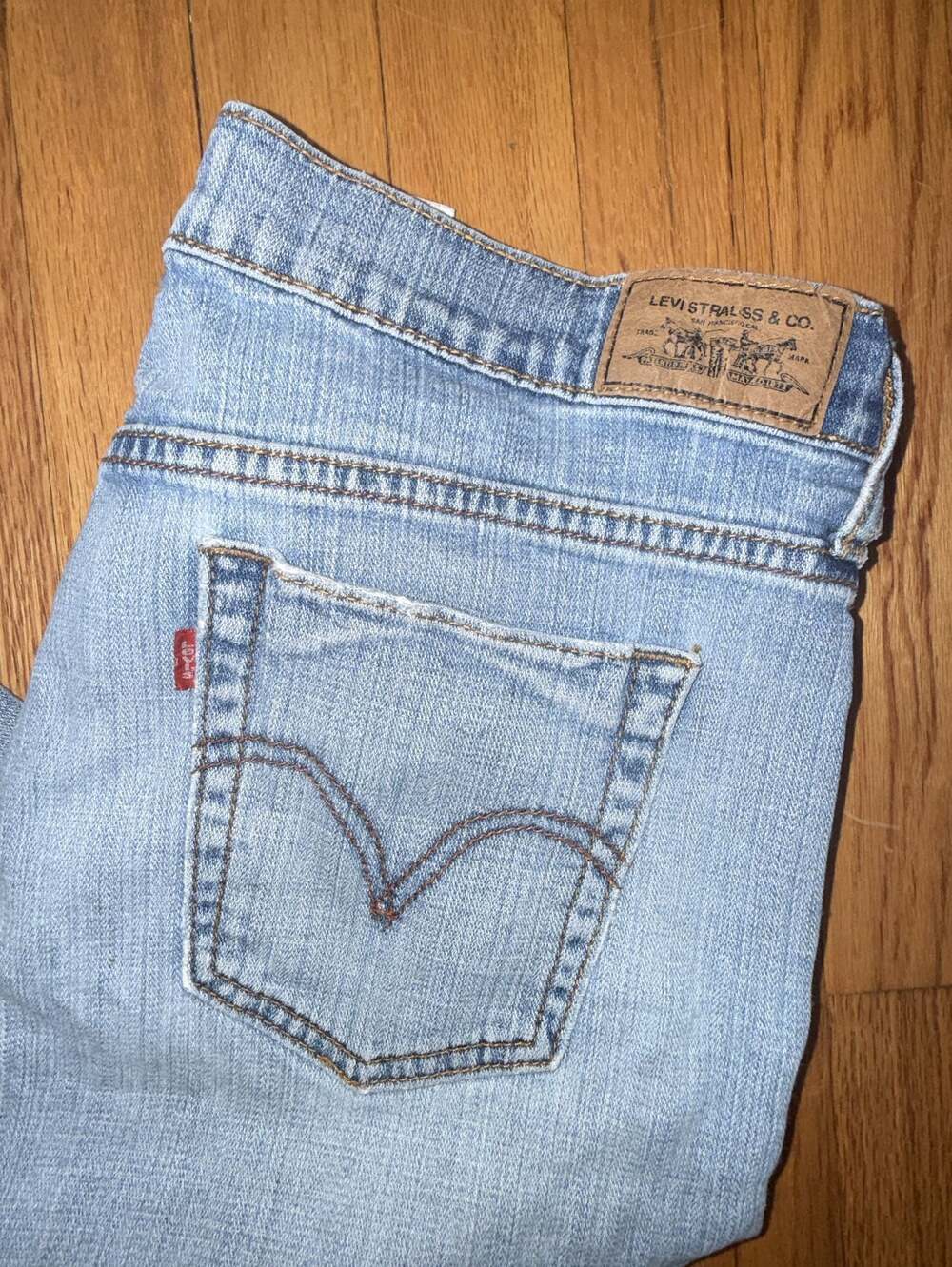 Levi's 515 Capri Size 12 Jeans Medium Wash Denim Jeans